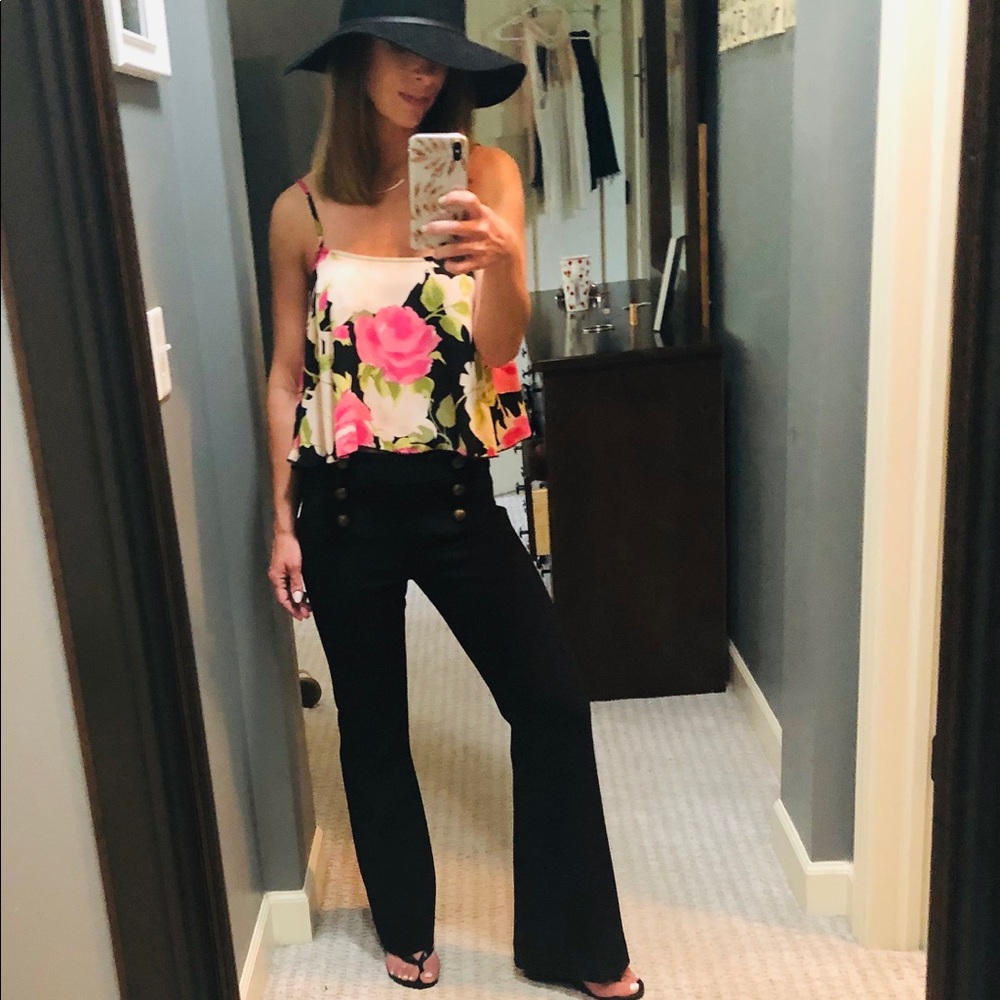 ❌SOLD❌ Floral crop top